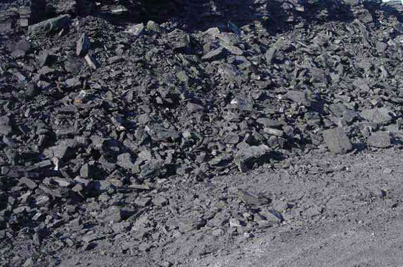 未经处理的原煤，含有害杂质